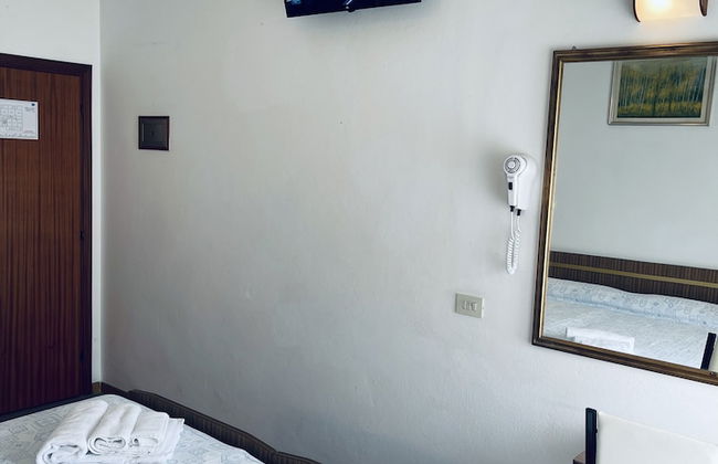 Hotel Sara - 2 Guests Room - n 13 - Foto 5