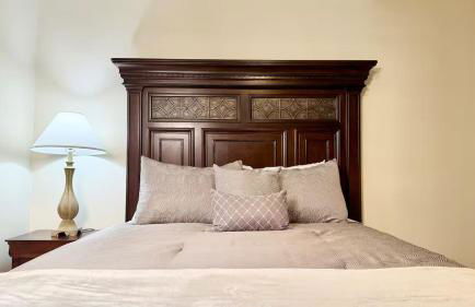 Downtown Historic Spanish Bungalow, with Parking - Foto 15