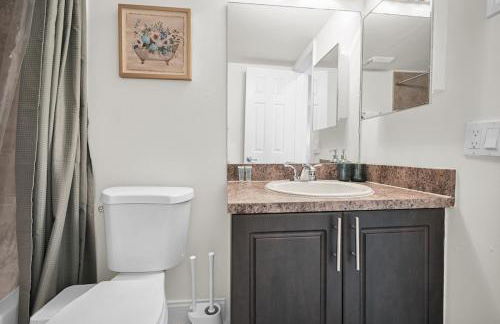 Chic Boca Raton Apartment Pool WiFi Parking - Photo 26