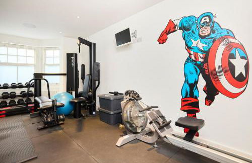 The Clapham Crib - Spacious 4BDR House with Patio - Photo 45