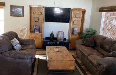 Lake House - Photo 4