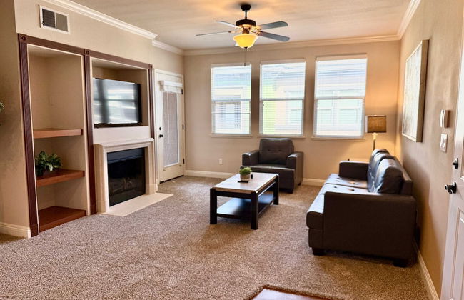 New Upscale 1BR Stay With Mini Golf Sauna Heated Pool - Foto 6