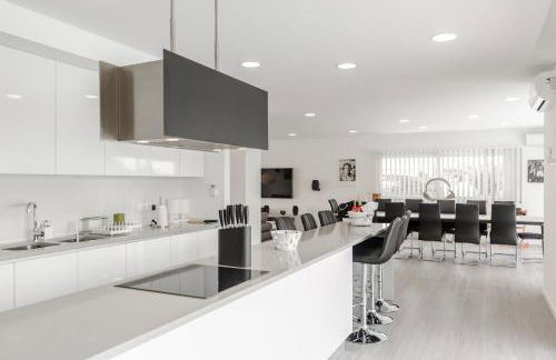 Chill Villa - Luxury villa with jacuzzi and private swimming pool - Photo 25