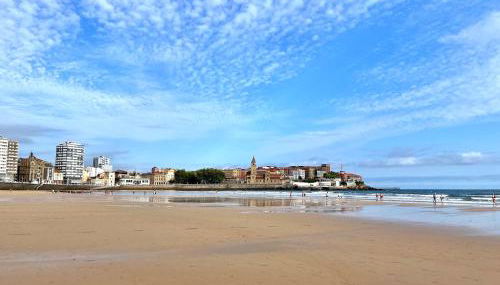Ático primera línea Playa de San Lorenzo - Foto 2