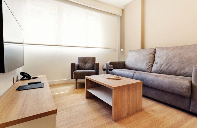 Sercotel Logroño Suites - Photo 17