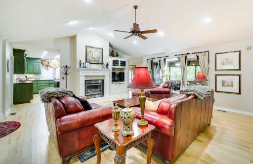 Home in Bella Vista with Deck and Lake Windsor Views! - Foto 4