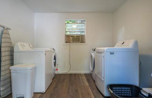 Spring Bungalow - A cozy getaway in downtown Hot Springs! - Foto 47