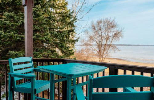 Beach Bliss 211 Balcony Water Views Beach Downtown - Photo 38