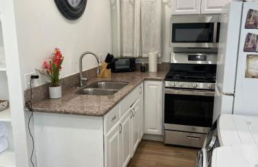 Two bedroom private guesthouse in great location Close to Melrose Hollywood sign and attractions - Foto 10