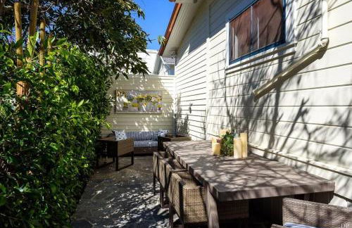 Upscale Downtown Home Walk to Beach shops Bars 2 - Photo 19