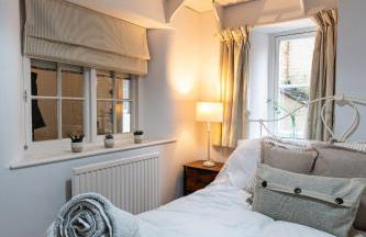 Central Stamford Apartment with private parking - Foto 22