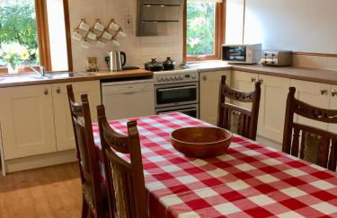 Lower Thura House - Photo 2