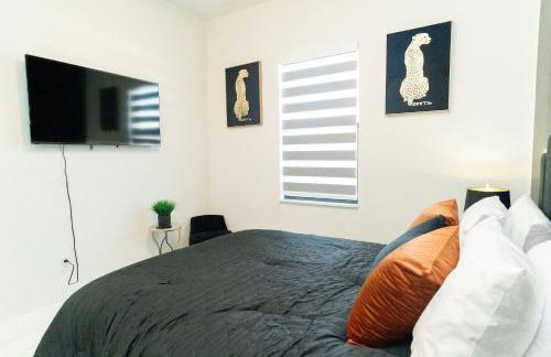 Designer Villa with Heated Pool, BBQ, Firepit, Ideal for Families & Groups - Photo 36