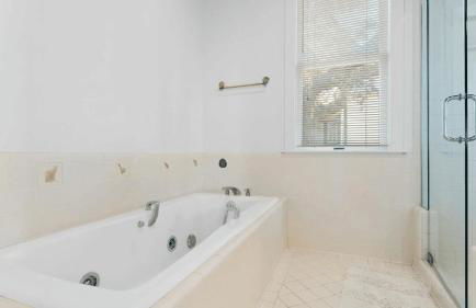 30A Grayt'n Greatful by Avantstay Charming Home+cottage, Walk to Western Lake - Foto 58