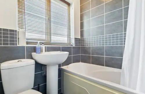 Pass the Keys 55 Heworth Village Wonderfully Cosy Family Home in York - Foto 18