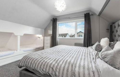 City home with parking and garden- pet friendly - Photo 57