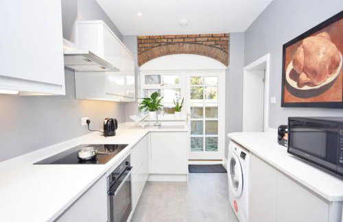 Seagull Cottage, Aldwick - Photo 8