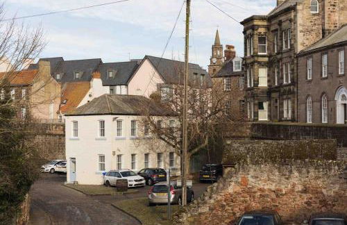 The Weights and Measures Office - Foto 33