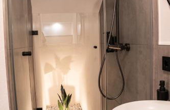 JH Apartments Landshut - 100" TV Gaming Tiefgarage - Foto 7