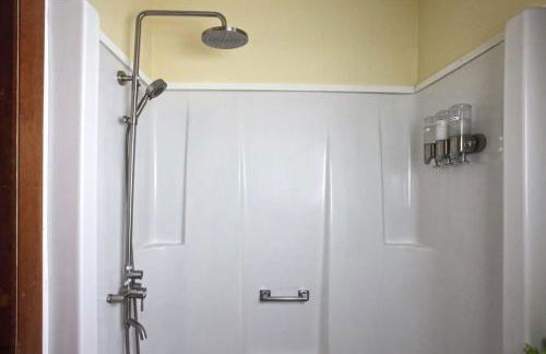 Dream Stratton Forest Cabin with Hot Tub and Fast WiFi - Foto 17