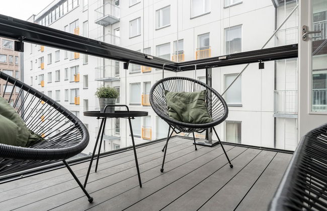 1BR & Balcony next to Railway Station in Downtown - Photo 14