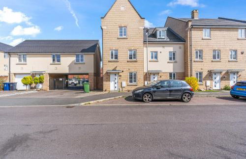 Stylish 4 Bedroom House in St Neots w Free Parking - Foto 51