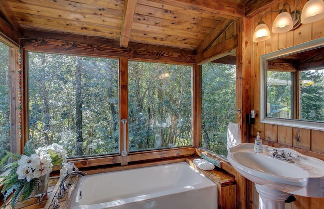 Peace Of Paradise 1 Bedroom Cabin by RedAwning - Photo 15