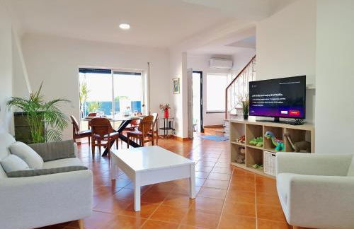 MBird Rosário Family House with Private Jacuzzi - Foto 10