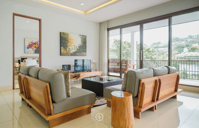 Mentari Hill View 8 BR heated pool and movie room - Photo 1