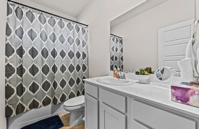 Single-level Home Game Area Ideal for Long Stays - Foto 15