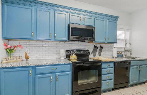 Modern Comfort in Historic Charm: 4BR KC Retreat - Foto 27