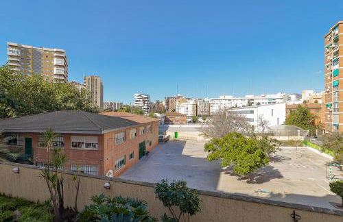 C09 Roomy Luminous 5 Bedroom in Town - Foto 16