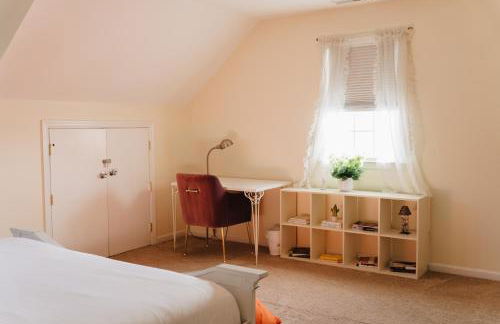 Urban Downtown Stamford Home 45 min to NYC with Garage And Yard - Foto 16