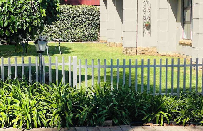 Or Tambo Airport Holiday Home - Photo 57