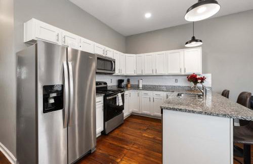 Historic CozySuites 4BR 2BA with a modern touch - Foto 26