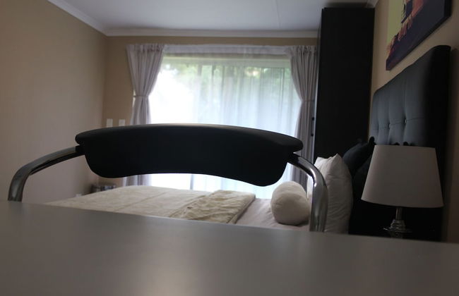 Chic & Serene 1-Bed Haven in Roodepoort - Photo 8