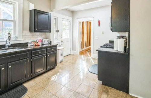 Massive 6 bedroom home with a Pool - Foto 24