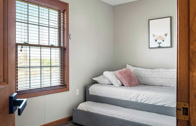 Laker's Pointe by Avantstay Lakefront Private Peninsula Hot Tub, Game Room - Foto 46