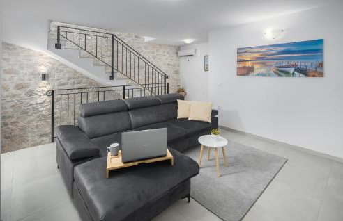 2 Bedroom Cozy Home In Visnjan - Photo 13