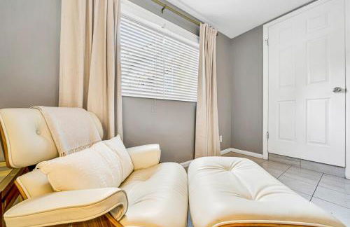 Heated Pool Spa BBQ Pool Table WiFi Near Beach-Downtown Fun - Foto 16