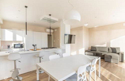 Beachfront Penthouse with private parking - Foto 17