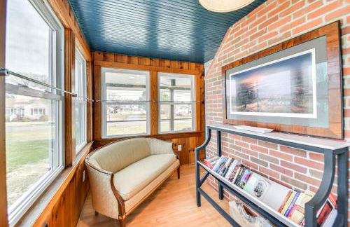 Virginia Retreat with Porch and Grill, Near Beaches! - Foto 2