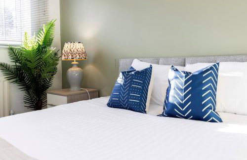 Stylish 3BR Contractor Friendly Long Stays - Photo 8