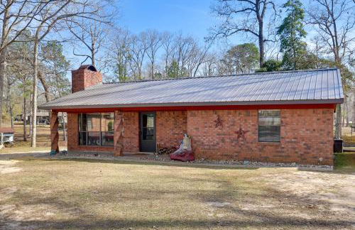 Hot Tub, Lake Access! Anglers Escape in Hemphill - Foto 25