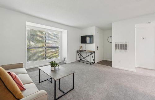 Northcliffe 405 I Fully Furnished 2 Bedroom 2Bth - Foto 4