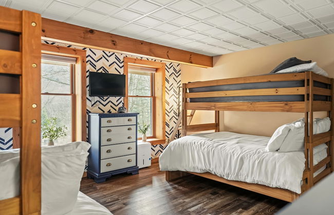 Mountain Escape With Game Room Balcony Stunning Views in the Poconos Christina - Foto 35