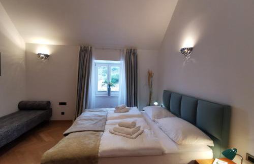 EST Villa DIOCLETIAN on Solta - luxurious villa, beachfront, private pool, outdoor BBQ, large terrace and garden, free parking - Wonderful privacy - Foto 14