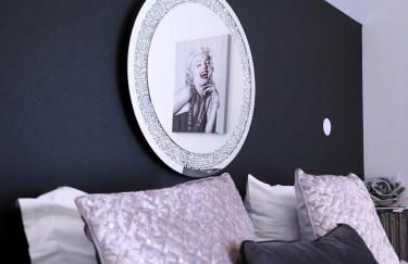 La Marilyn by Leslodgespa - Confort haut de gamme, salle de bain privée, jardin et cuisine commune, à 5 minutes de l'aéroport - Foto 3