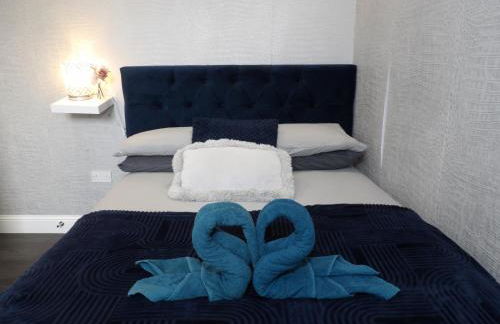 City Convenience, Calm Comfort-- A Stylish One-Bedroom Retreat Just 3 Stops from the Heart of the City - Foto 27