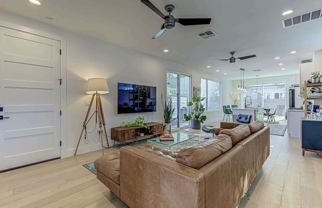 Private Backyard in East Austin - Photo 10